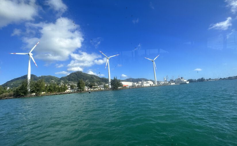Klima Seychellen Windkraftanlage